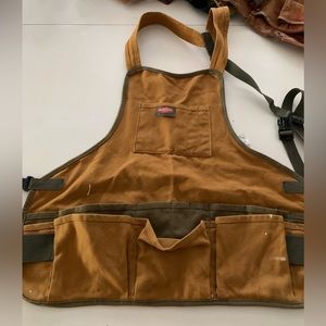Bucketboss apron